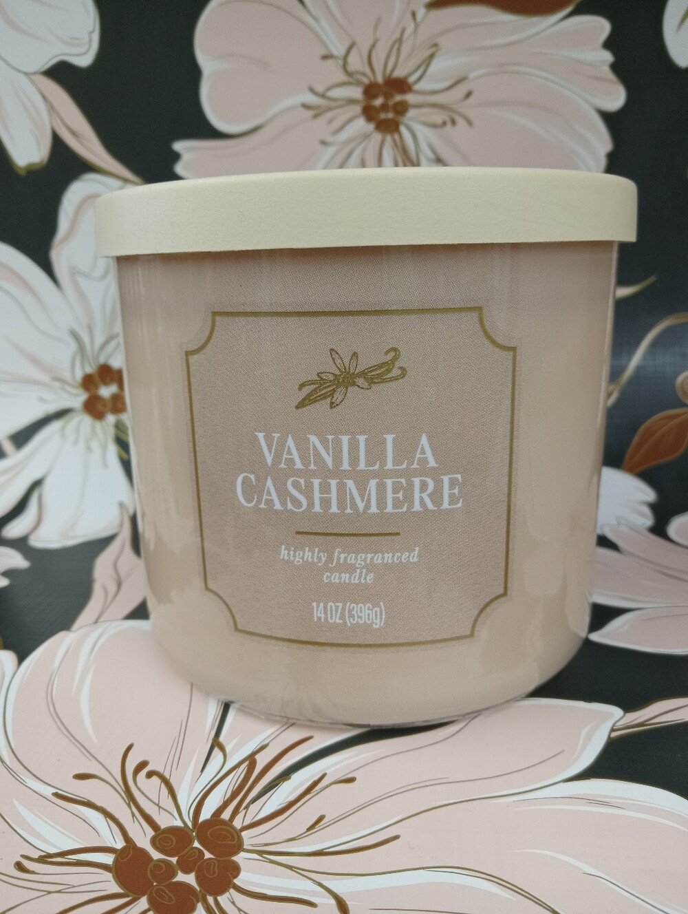 Vanilla Cashmere Scented Candle - Beige